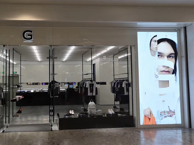 Supporting products for Givenchy, a famous luxury fashion brand in France